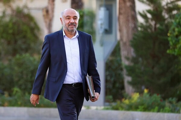 وزیر کار: با حذف یارانه‌ سه دهک بالا منابع لازم برای کالابرگ را تأمین خواهیم کرد