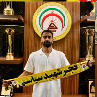 سنگربان  فصل گذشته فجر ، قراردادش را تمدید کرد