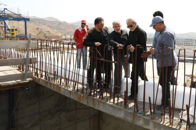 عکس/ بازدید ‌پزشکیان‌ از پروژه ملی آزادراه شمالی