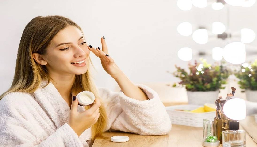 با افسانه‌ها خداحافظی کنید؛ ۱۰ باور غلط رایج در مراقبت از پوست