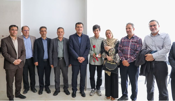 واکنش دانشآموز نخبه زنجانی به هدیه رئیس جمهور