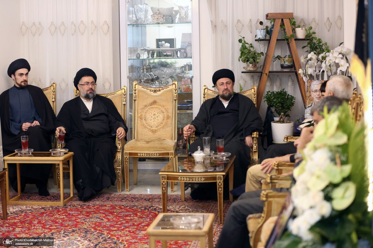 عکس/ دیدار سید حسن خمینی با خانواده سپهبد شهید محمد باقری