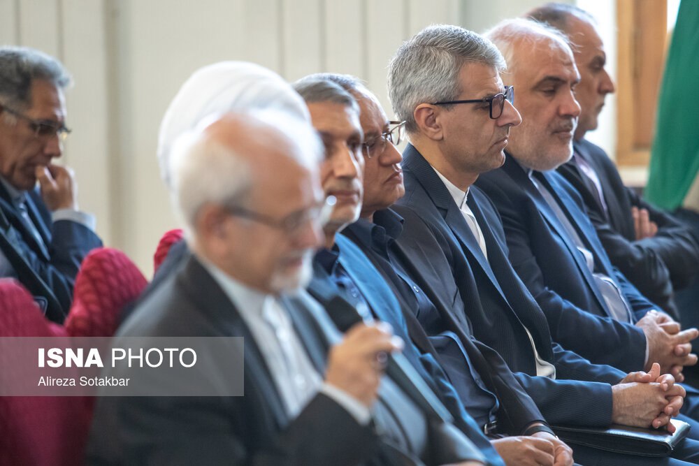 عکس/ نشست مشترک رئیس جمهور با مدیران ارشد وزارت امور خارجه