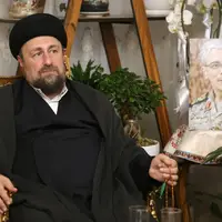 عکس/ دیدار سید حسن خمینی با خانواده سپهبد شهید محمد باقری