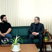 عکس/ دیدار وزیر امور خارجه با خانواده شهید سردار حاجی زاده