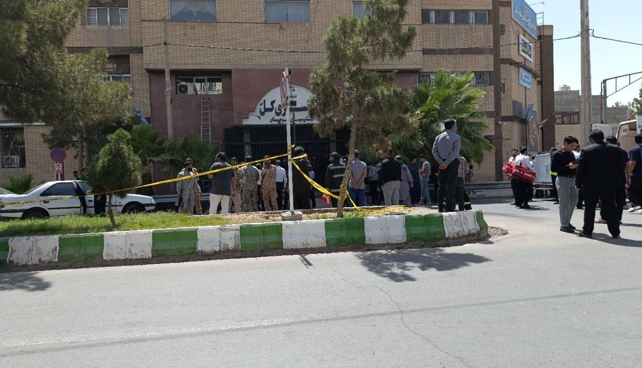 حمله تروریستی به دادگستری زاهدان ۵ شهید و ۱۳ مجروح بر جا گذاشت