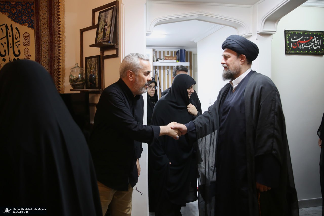 عکس/ دیدار سید حسن خمینی با خانواده سپهبد شهید محمد باقری