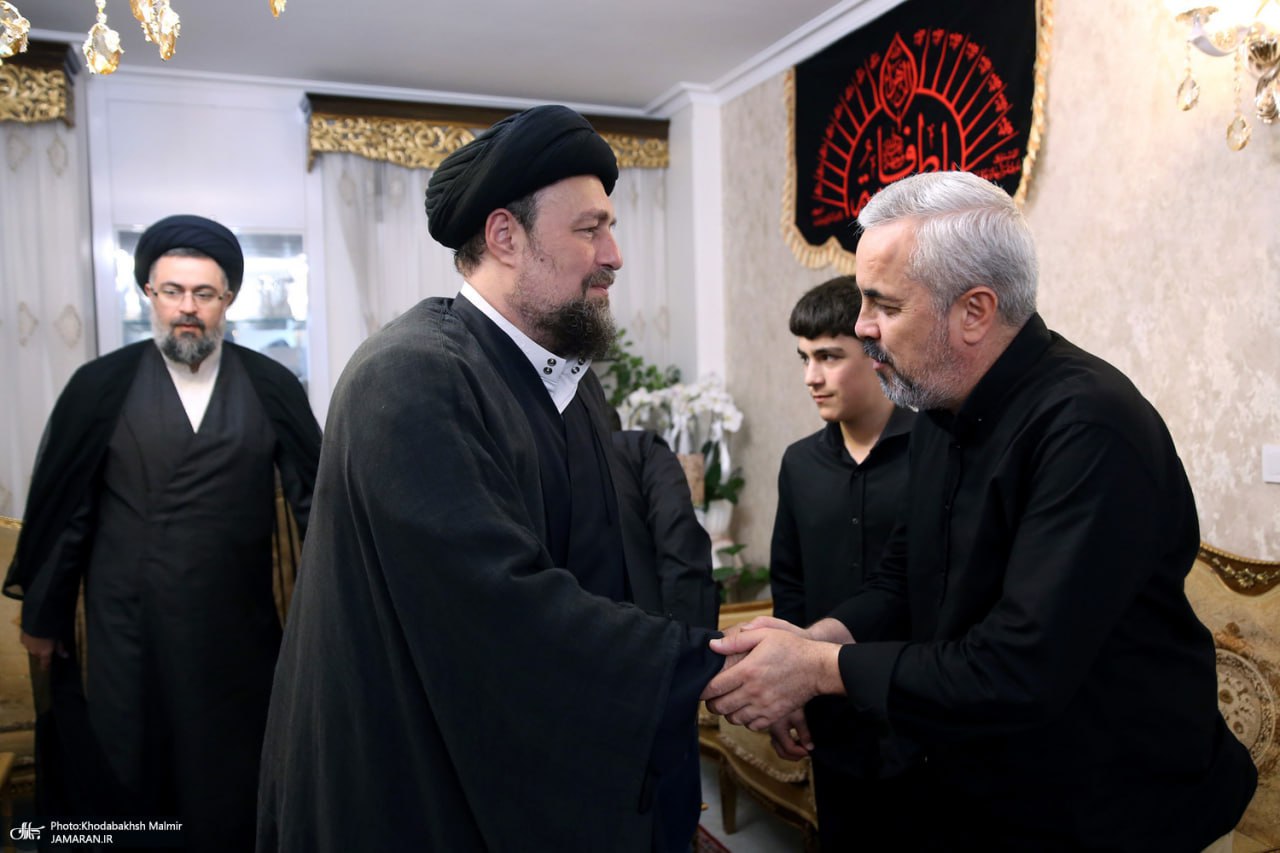 عکس/ دیدار سید حسن خمینی با خانواده سپهبد شهید محمد باقری