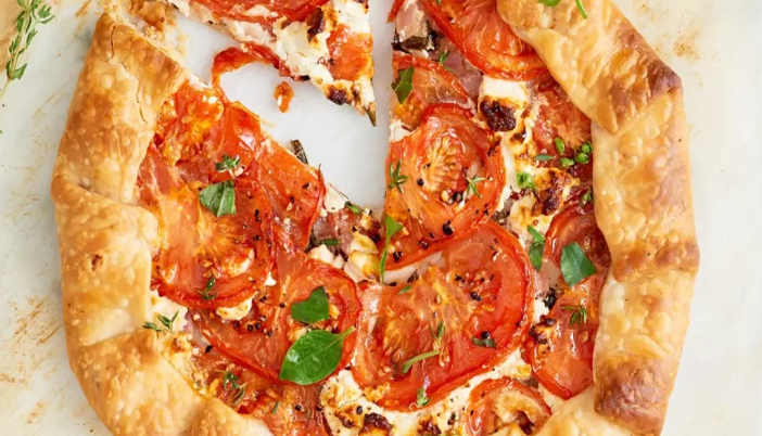 طرز تهیه نان و پنیر و گوجه؛ یک میان‌وعده خلاقانه و خوشمزه