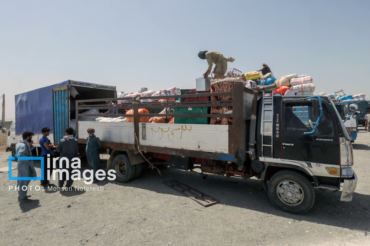 خروج اثاثیه اتباع غیرمجاز افغانستانی از مرز ماهیرود خراسان جنوبی