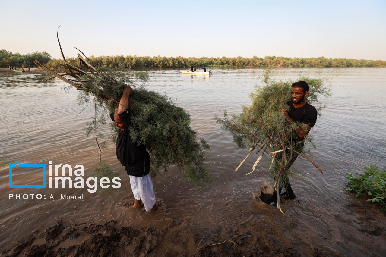 عکس/ استقبال از زائران کربلا در روستای «خلیفه حیدر»