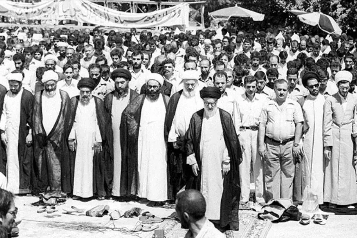 تقویم تاریخ/ اقامه اولین نماز جمعه رسمی جمهوری اسلامی ایران در تهران به امامت آیت ‏اللَّه طالقانی