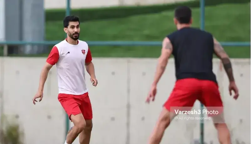 شکاری در پرسپولیس، آرام و بی حاشیه