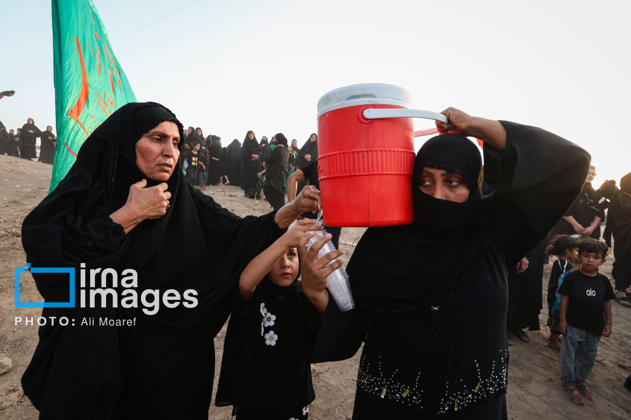 عکس/ استقبال از زائران کربلا در روستای «خلیفه حیدر»