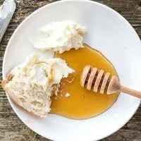 یک صبحانه تمام عیار با سرشیر خانگی