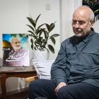  حضور قالیباف در منزل سرلشکر شهید محمد کاظمی