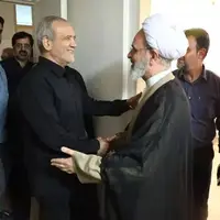 عکس/ دیدار رئیس جمهور با آیت‌الله علیرضا اعرافی مدیر حوزه های علمیه سراسر کشور