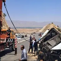 هفت نفر از مصدومان حادثه واژگونی اتوبوس محور فیروزآباد- کوار هنوز بستری هستند