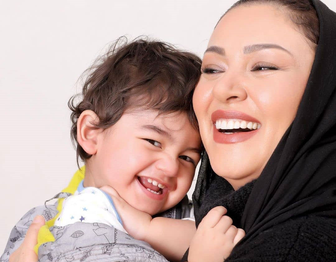 چهره ها/ قاب جدید و احساسی از زیبا بروفه و پسرش