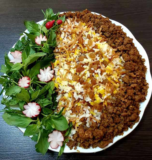 رشته پلوی خوشمزه با گوشت قلقلی