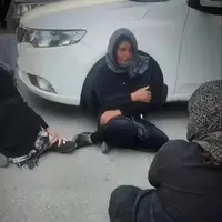 التماس مادر قاتل به مادر الهه مقابل دادگاه