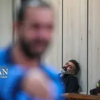 عکس/ تصویر وایرال شده از نگاه پدر الهه حسین‌نژاد به قاتل در دادگاه