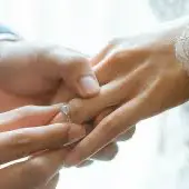 آیا ازدواج واقعاً خوشبختی می‌آورد؟