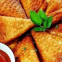 سمبوسه پیتزایی؛ ترکیبی خوشمزه که از خوردنش سیر نمیشی