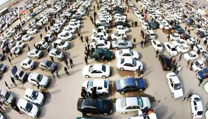 کاهش تقاضا در بازار خودرو؛ زنگ خطر رکود برای خودروسازان