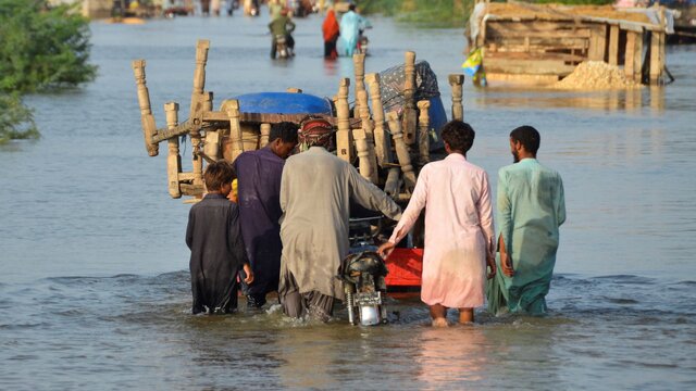 خرابی‌های سیل اخیر در پاکستان با بیش از ۹۰۰ کشته و زخمی