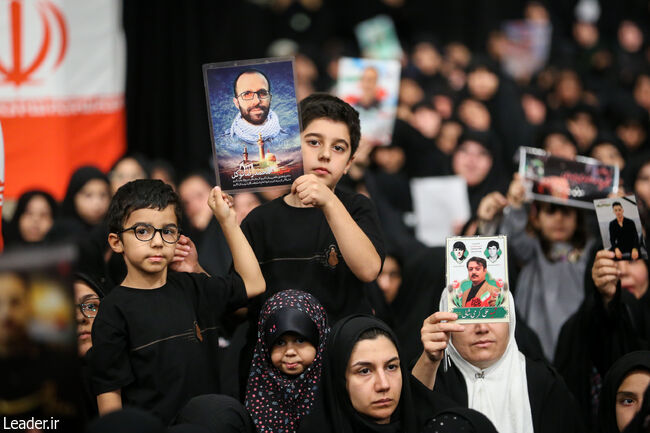 عکس/ تصاویری از حضور رهبر معظم انقلاب در مراسم بزرگداشت شهدای جنگ تحمیلی اخیر