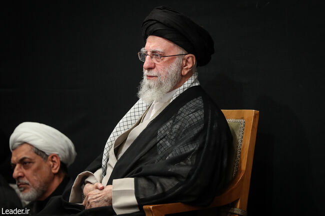 عکس/ تصاویری از حضور رهبر معظم انقلاب در مراسم بزرگداشت شهدای جنگ تحمیلی اخیر