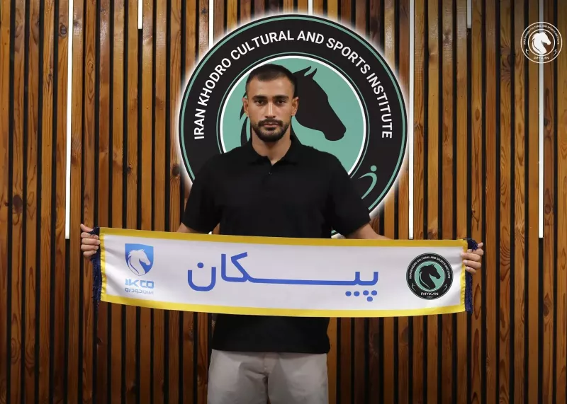 دروازهبان پیکان قراردادش را تمدید کرد
