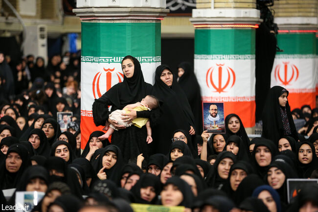 عکس/ تصاویری از حضور رهبر معظم انقلاب در مراسم بزرگداشت شهدای جنگ تحمیلی اخیر