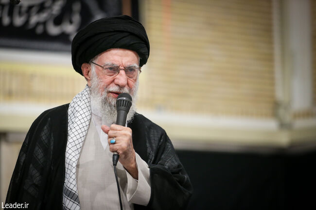 عکس/ تصاویری از حضور رهبر معظم انقلاب در مراسم بزرگداشت شهدای جنگ تحمیلی اخیر