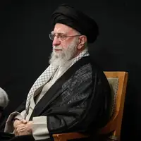 عکس/ تصاویری از حضور رهبر معظم انقلاب در مراسم بزرگداشت شهدای جنگ تحمیلی اخیر