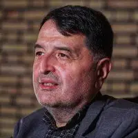 تفرشی: مسئولین کم سواد نظر شخصی خود را به نام سیاست‌های نظام قالب می‌کنند