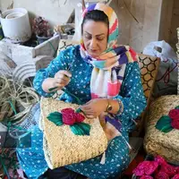 حصیر بافی با گیاه «لی» در گیلان