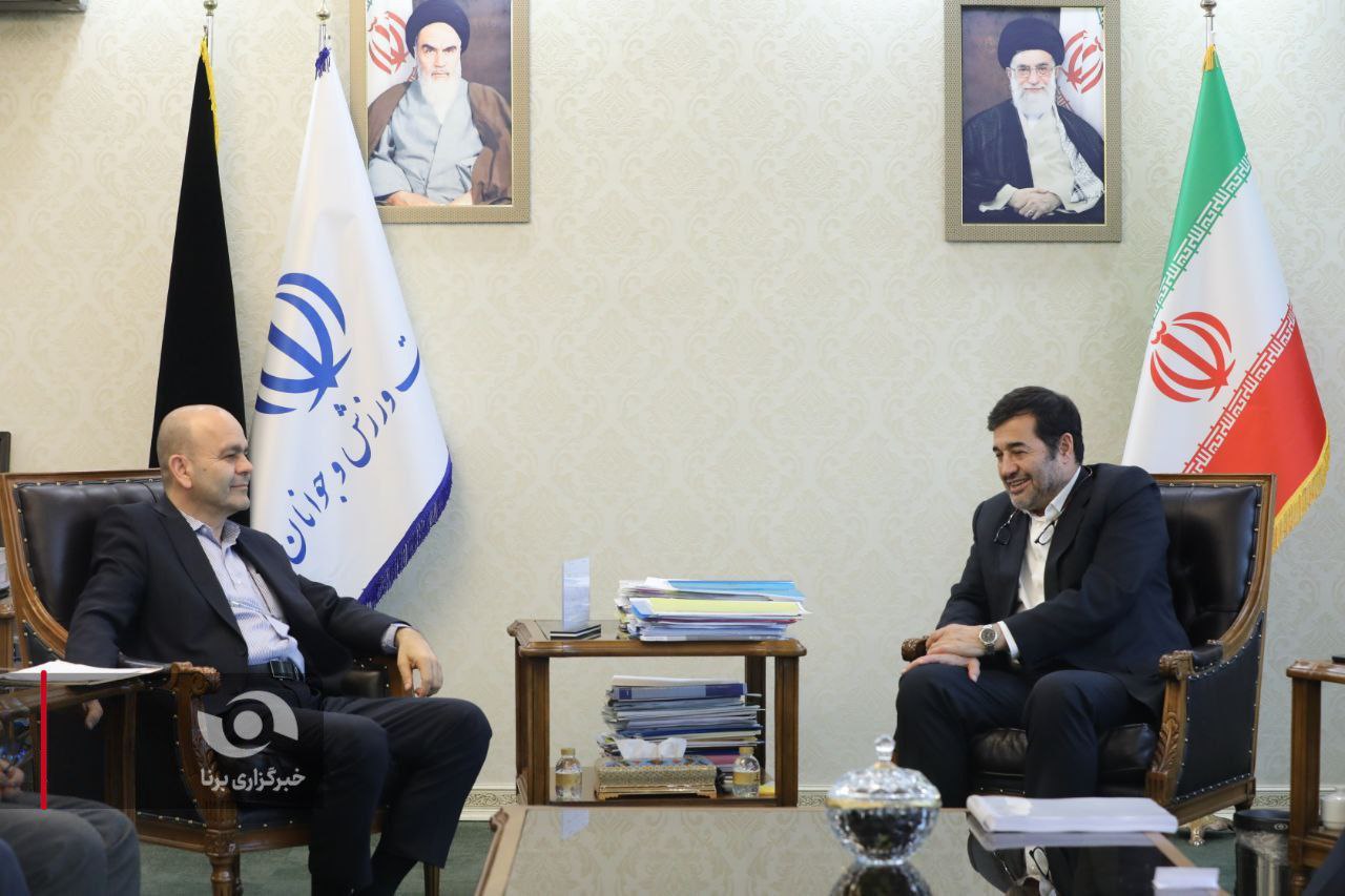 گزارش تصویری دیدار نمایندگان مجلس شورای اسلامی با وزیر ورزش و جوانان