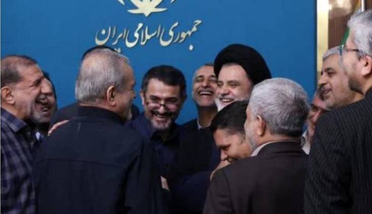 ماجرای قهقهه پزشکیان و نمایندگان در یک عکس؛ ماجرا چه بود؟