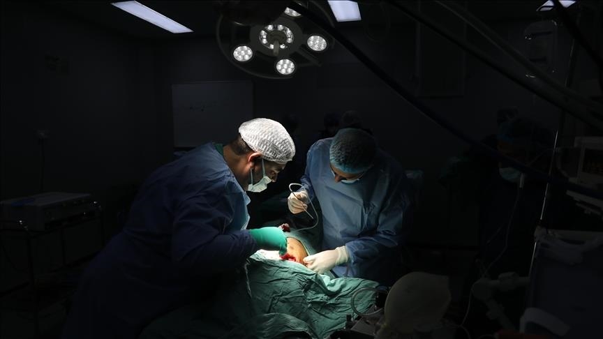 گرسنگی کادر درمانی غزه؛ جراحان در اتاق عمل از هوش می‌روند