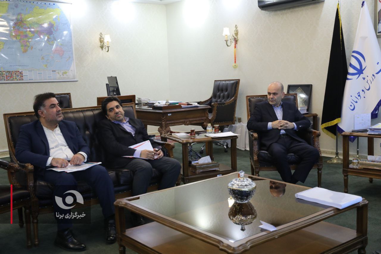 گزارش تصویری دیدار نمایندگان مجلس شورای اسلامی با وزیر ورزش و جوانان