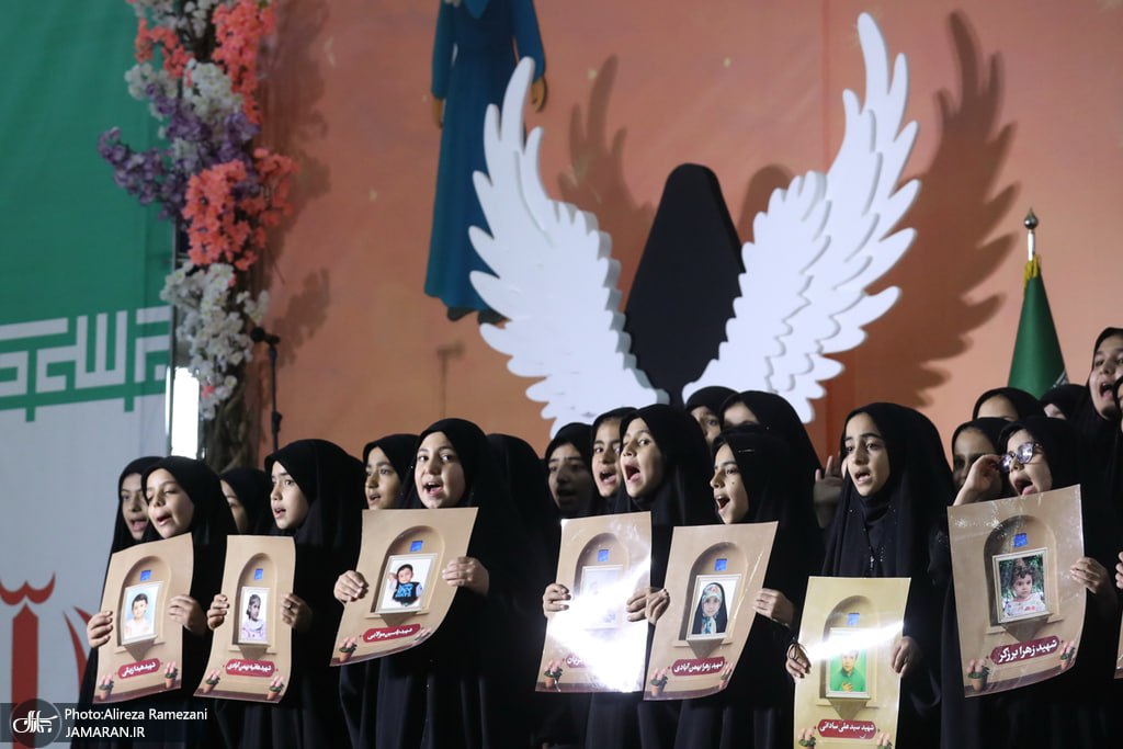  اجتماع بزرگ گرامیداشت ۱۱۰ شهید زن و کودک دفاع مقدس ۱۲ روزه تهران 