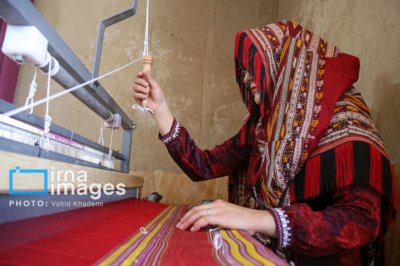  ​​​​​​​ابریشم‌بافی، هنری اصیل در جرگلان  