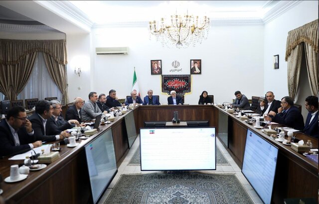 عارف: به دلیل اینکه ما اهل جنگ نیستیم، توقف آتش را پذیرفتیم