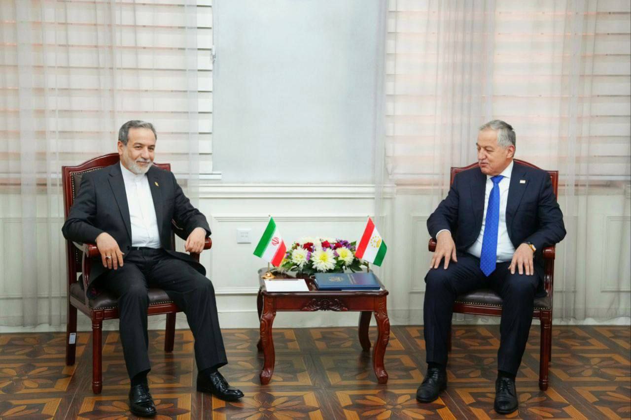 دیدار و گفتگوی وزیر امور خارجه کشورمان با وزیر خارجه تاجیکستان