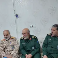 دیدار فرمانده نیروی زمینی سپاه با خانواده شهدا در کرمانشاه