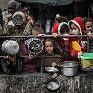 شیون و زاری جانسوز مادر فلسطینی در سوگ پسرش؛ کسی درد و گرسنگی ما را درک نمی‌کند!