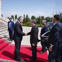 وزیر خارجه تاجیکستان به استقبال عراقچی رفت