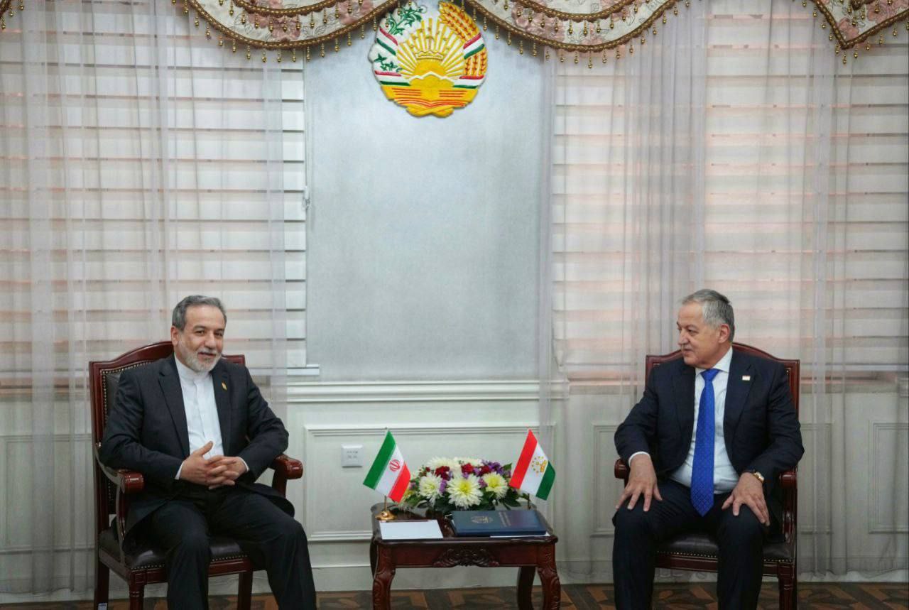 دیدار و گفتگوی وزیر امور خارجه کشورمان با وزیر خارجه تاجیکستان